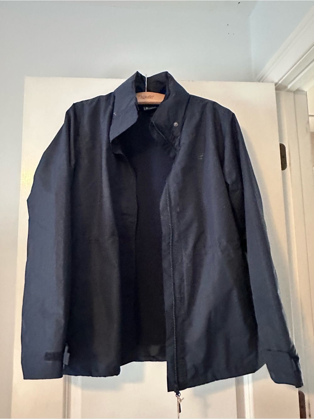 Classic Navy Ski Jacket – Lightweight Weather-Ready Coat